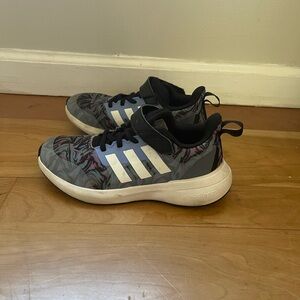 Adidas Black and White Sneakers Modern Athletic Style